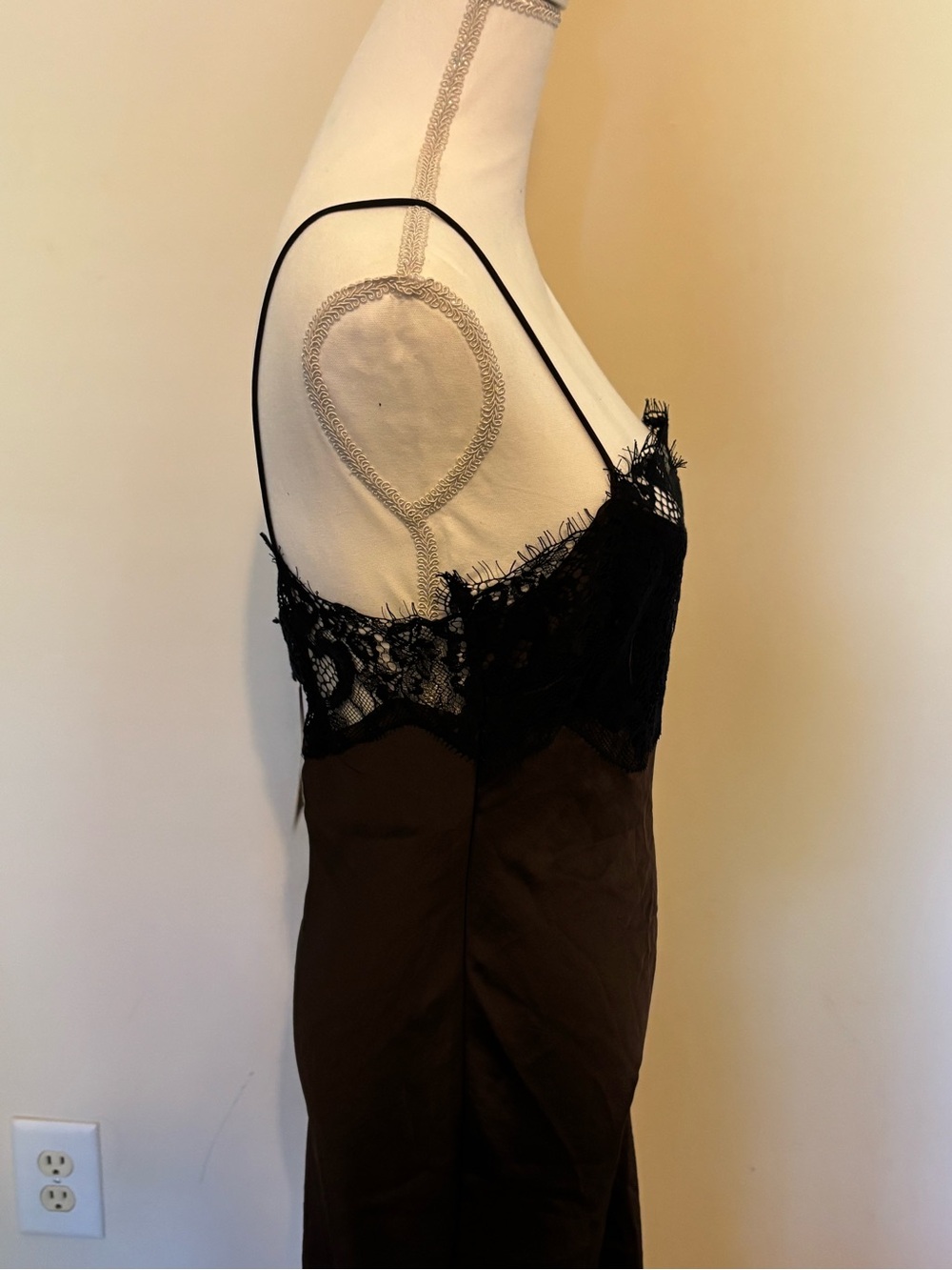 Zara Black Lace-Trim Slip Dress with Spaghetti Straps - Picture 4 of 4